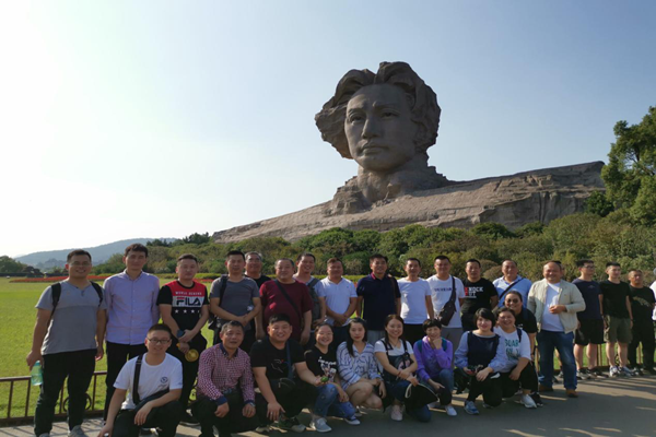 建投管線與戶外聯(lián)合黨支部重溫紅色記憶 、牢記使命初心