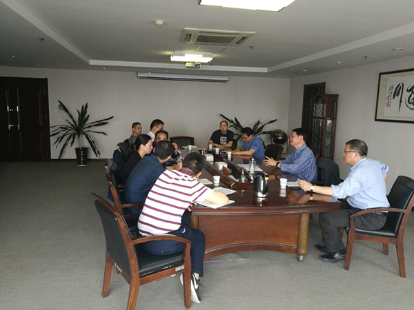 集團(tuán)公司召開紅專路等道路工程擬擴(kuò)大材料價(jià)格調(diào)整范圍有關(guān)問(wèn)題的項(xiàng)目推進(jìn)會(huì)議